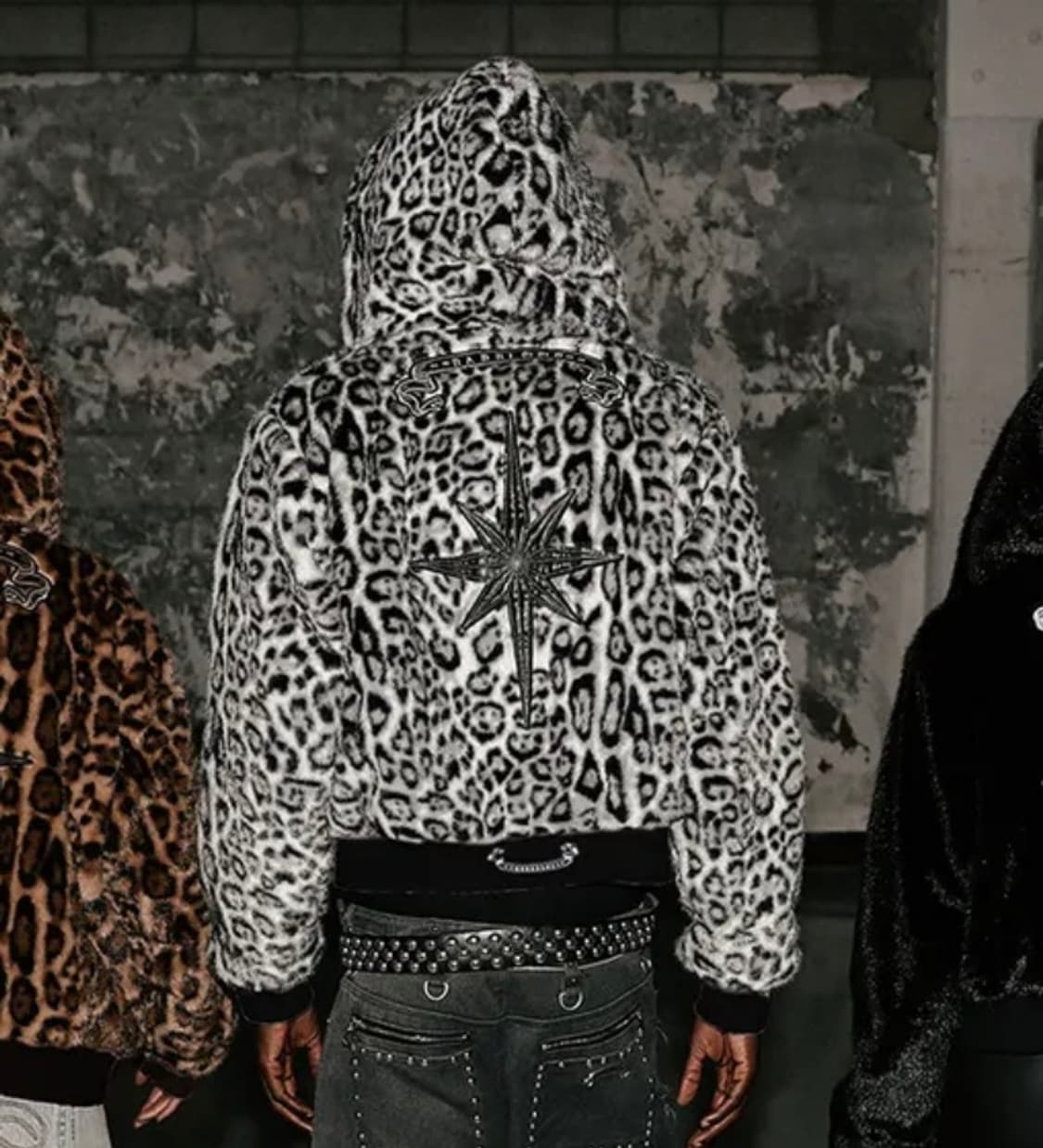 배드블러드 리버시블 레오파드 퍼 후드집업 상품이미지4