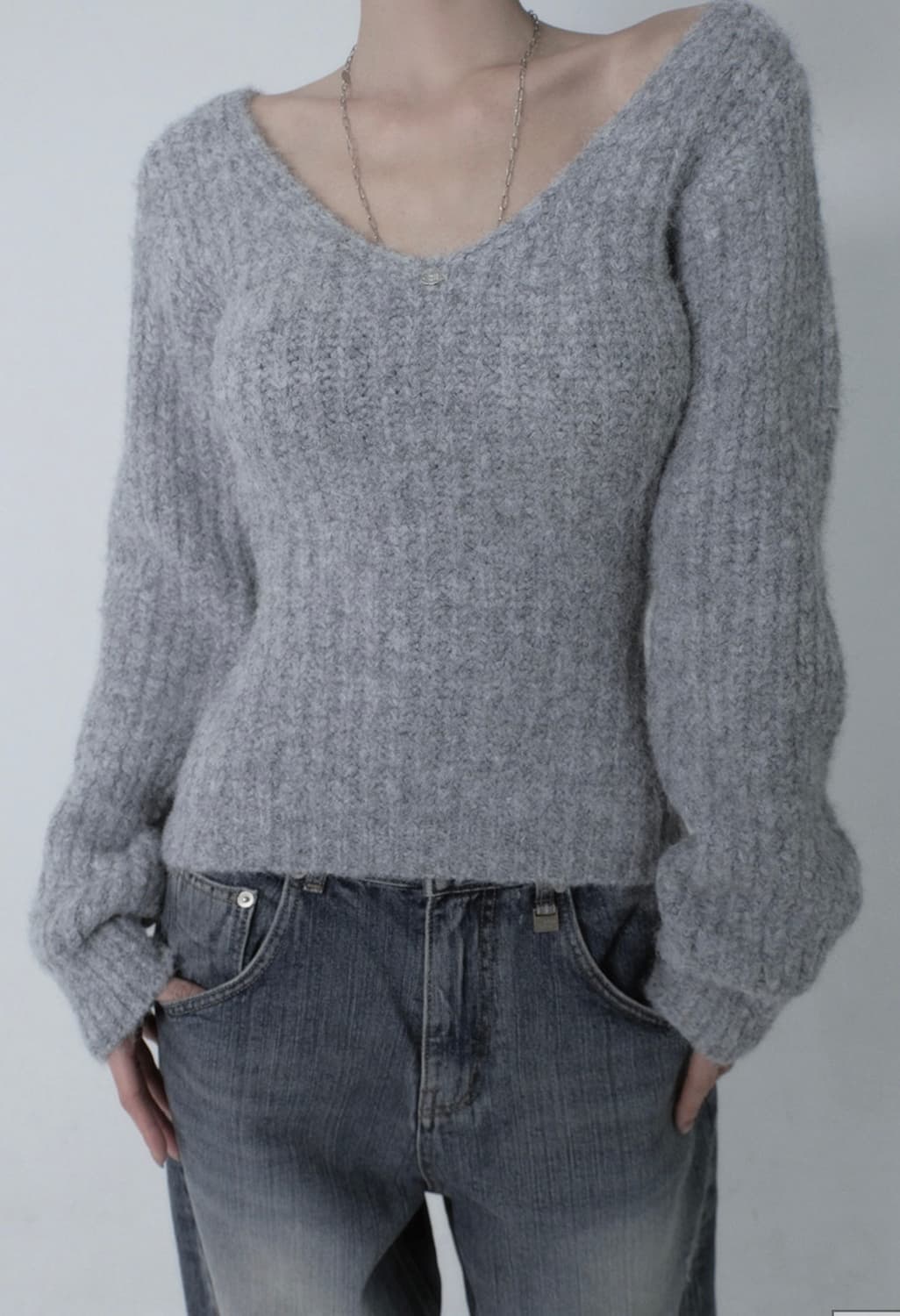 페일제이드 알파카 딥 브이넥 벌룬 니트 상품이미지3