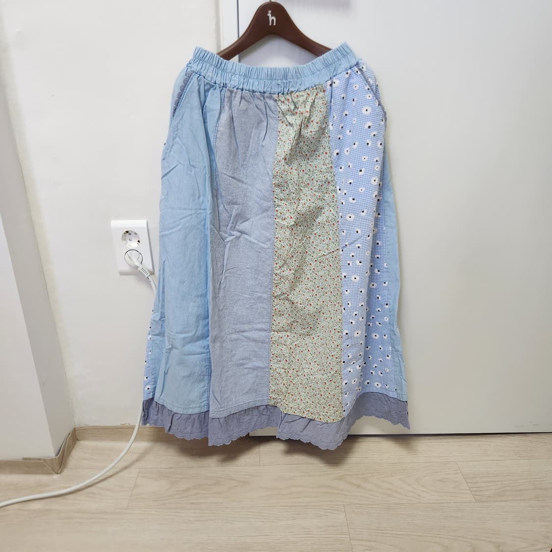 하늘색 플라워 세로 패치스커트 상품이미지1