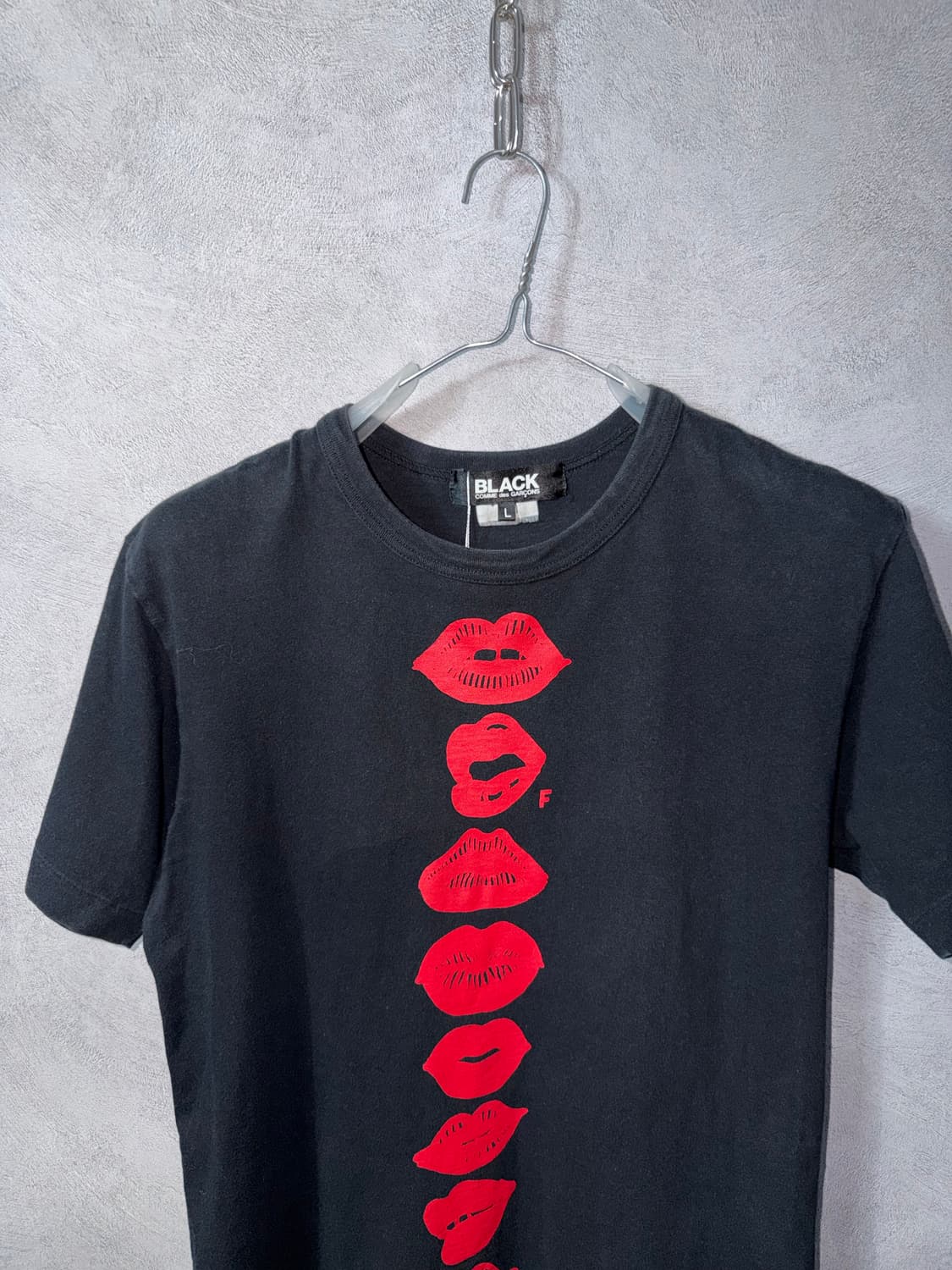 BLACK COMME des GARÇONS Lip Graphic Tee 상품이미지3