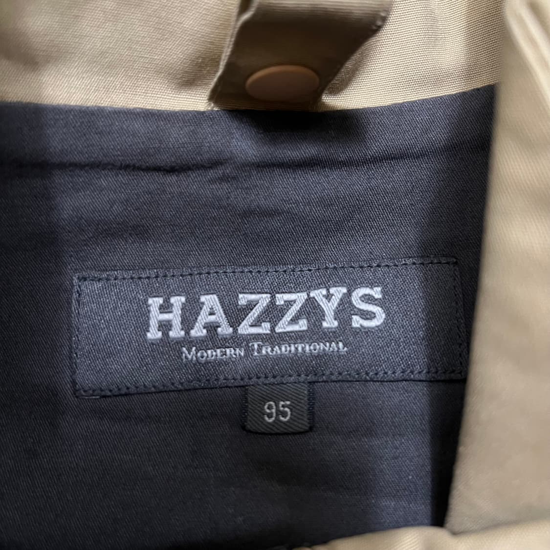 헤지스 자수 로고 스탠드넥 바람막이 집업자켓 [베이지] M/95 상품이미지5