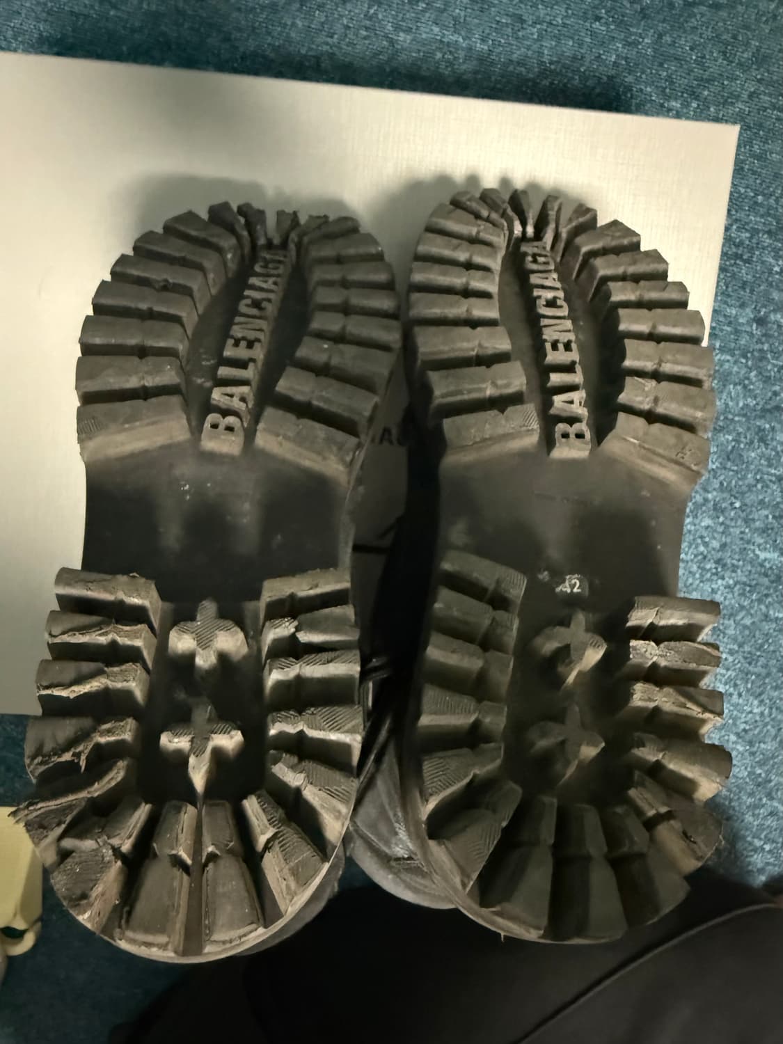 발렌시아가 컴뱃 스트라이크 부츠 블랙 상품이미지6