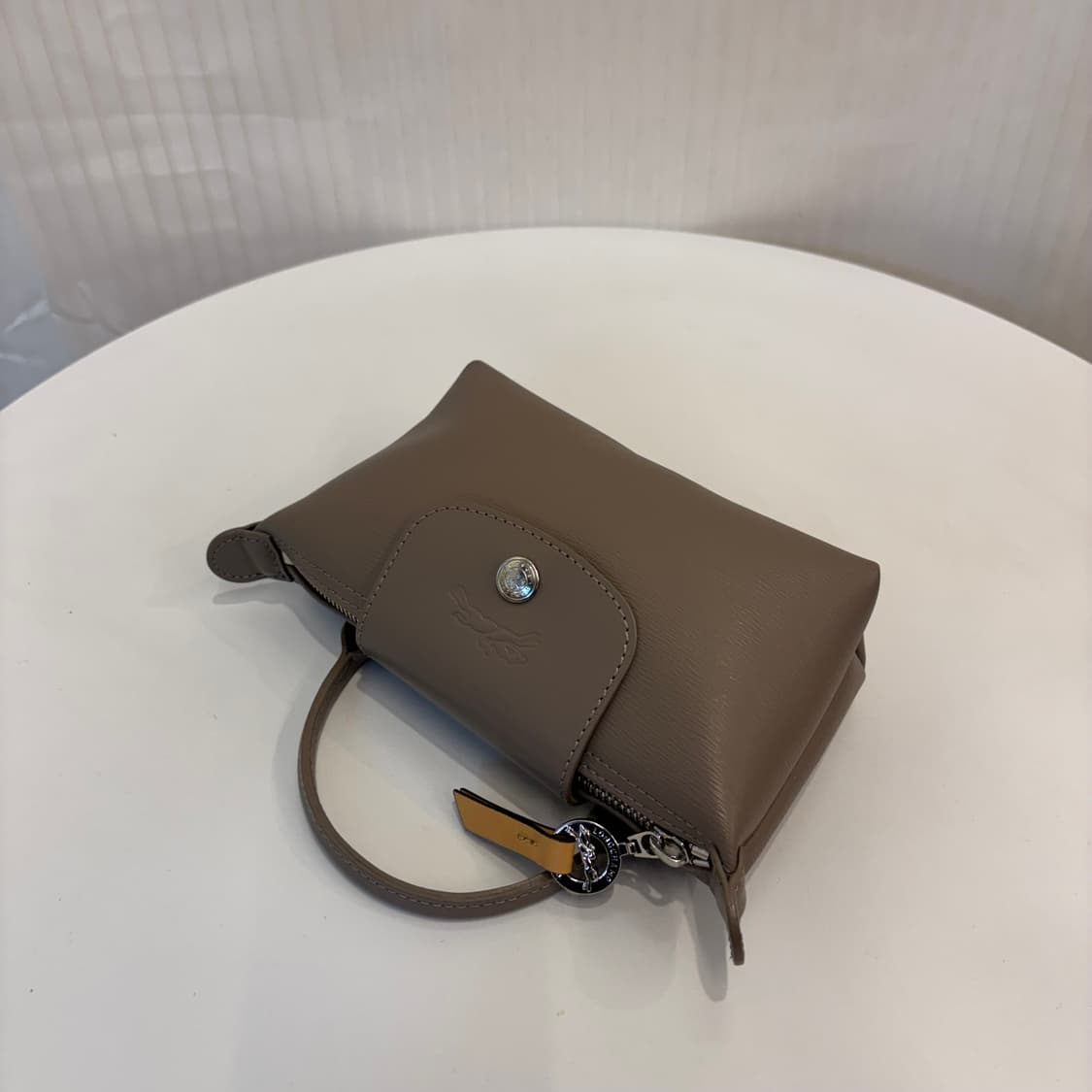 정품 롱샴 르플리아쥬 시티 핸들 파우치백     상품이미지6