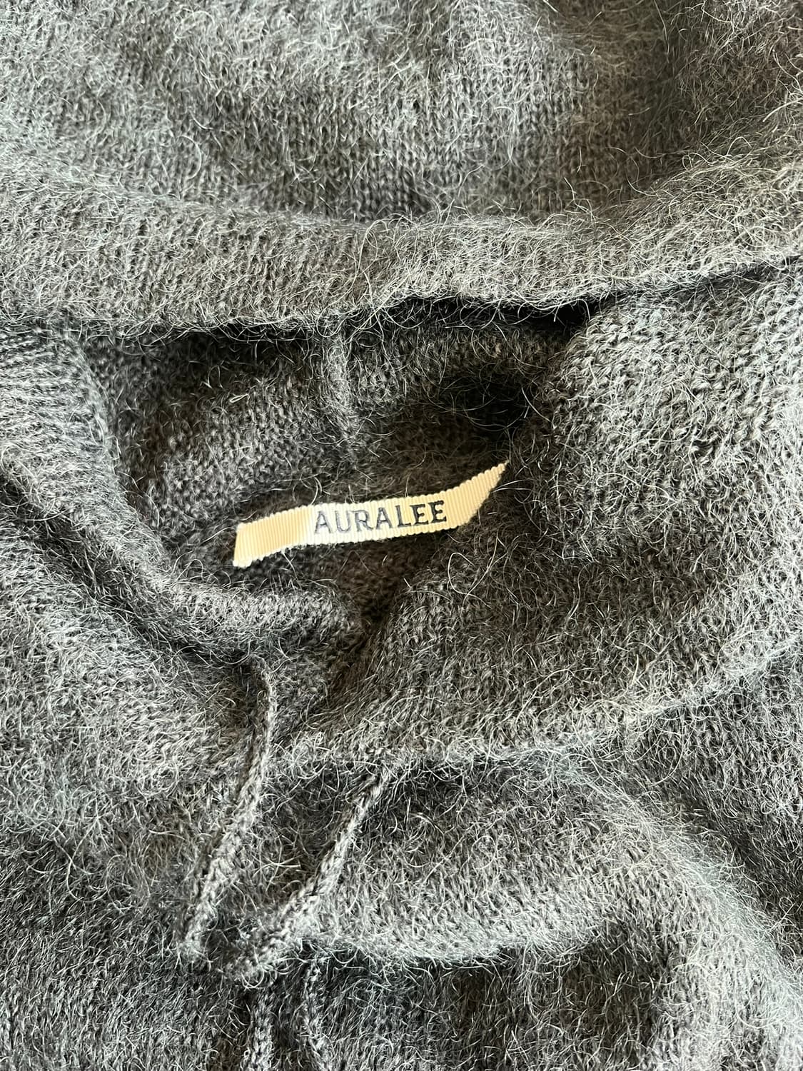 오라리 auralee 브러시드 모헤어 울 니트 후드 - 잉크 블랙 (3) 상품이미지5