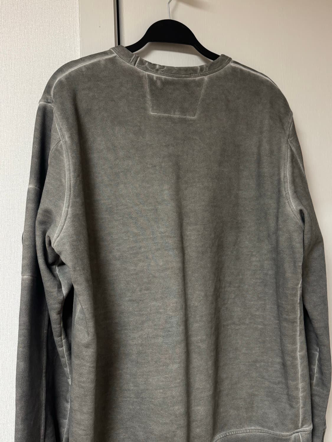 cp컴퍼니 가먼트다잉 맨투맨 100 상품이미지5