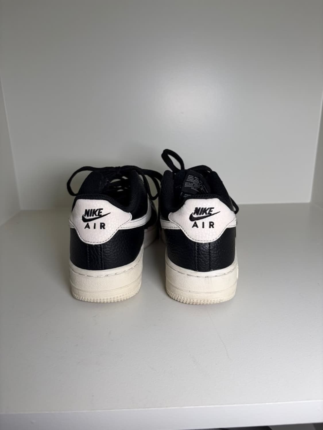 나이키 에어포스 블랙 화이트 상품이미지4