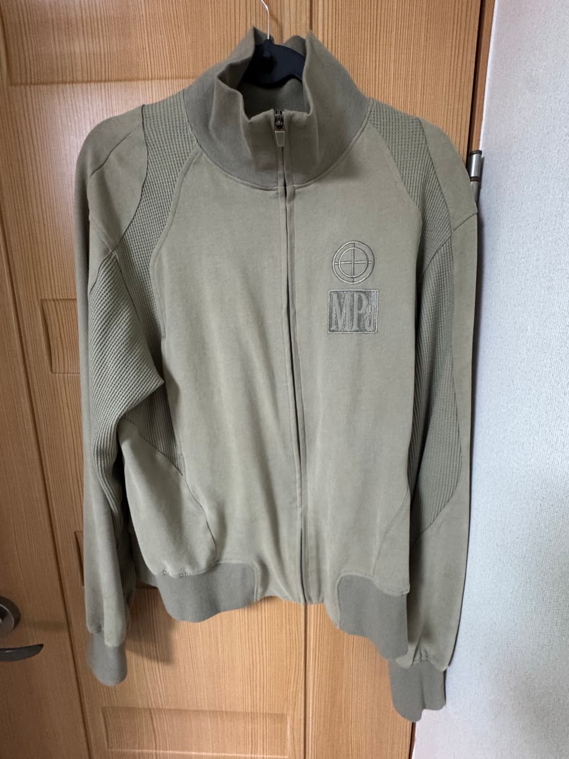 플라스틱프로덕트 contrast zippedjacket khaki. M 상품이미지1