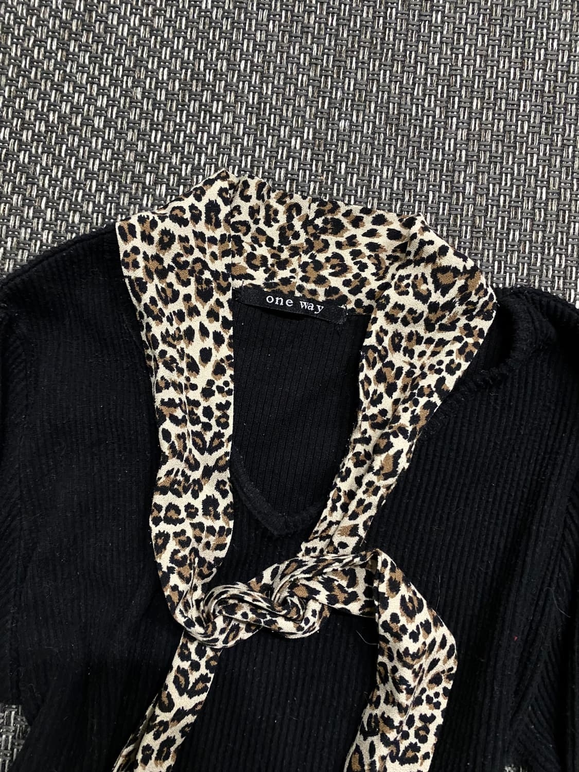 Leopard Detail Black Sleeve 상품이미지6