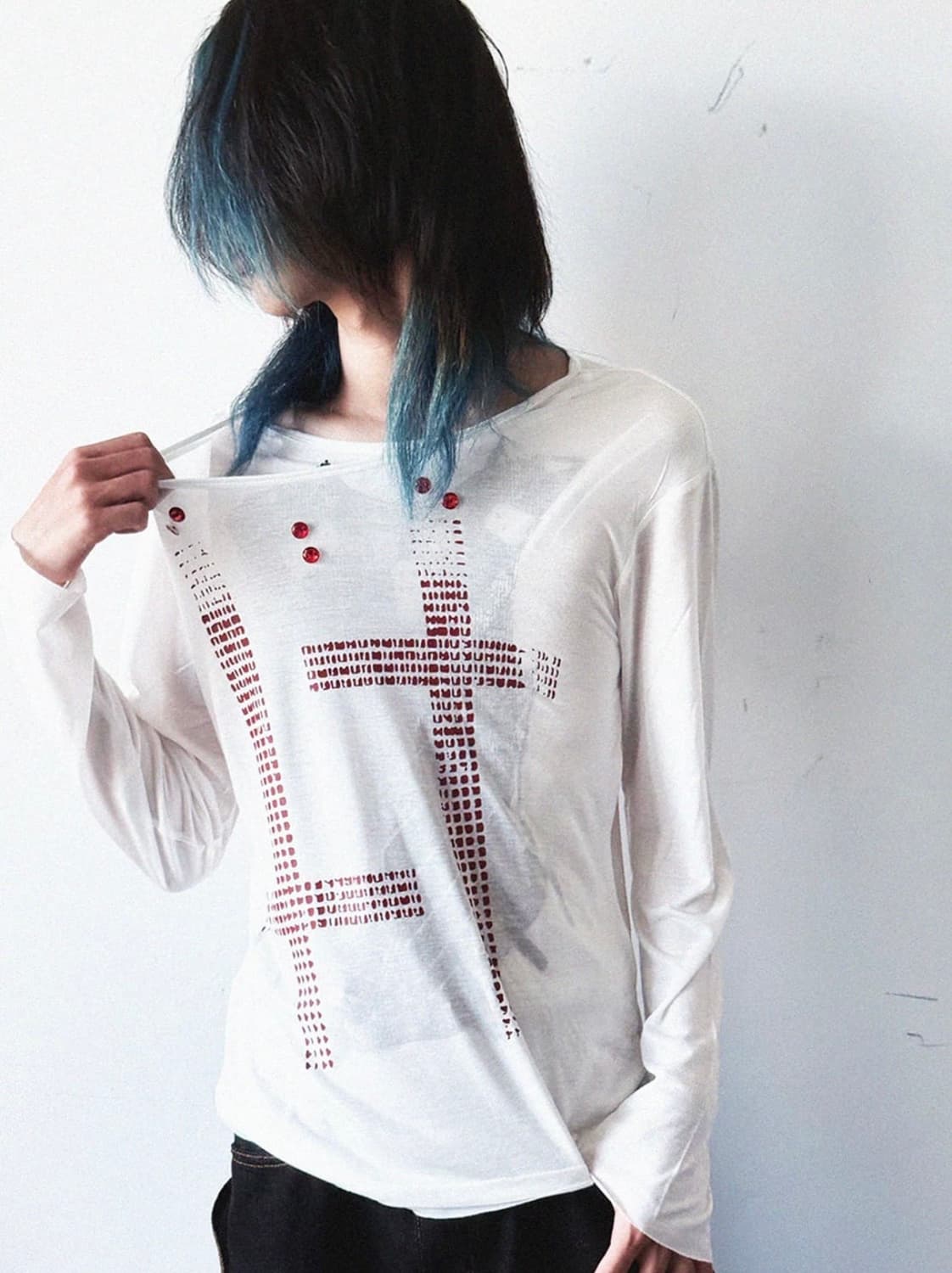 비엑세스 Cross Gem Long Sleeve Tee 새상품 상품이미지2
