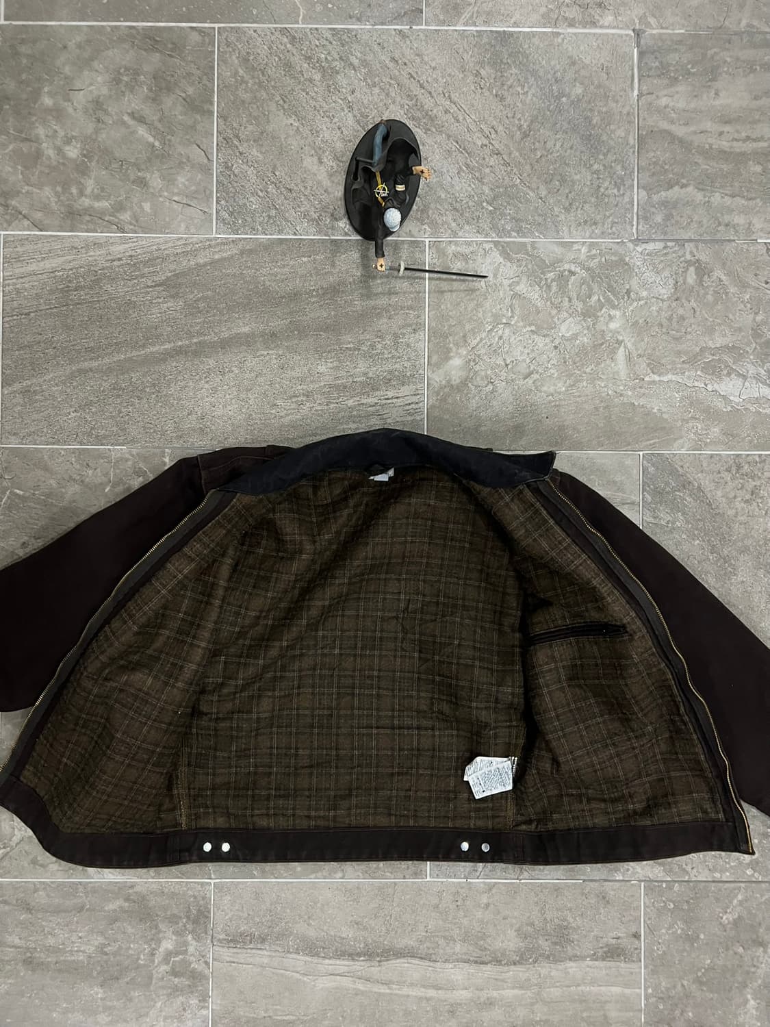 ( M) 칼하트 디트로이트 자켓 J97 DKB 다크브라운 상품이미지3