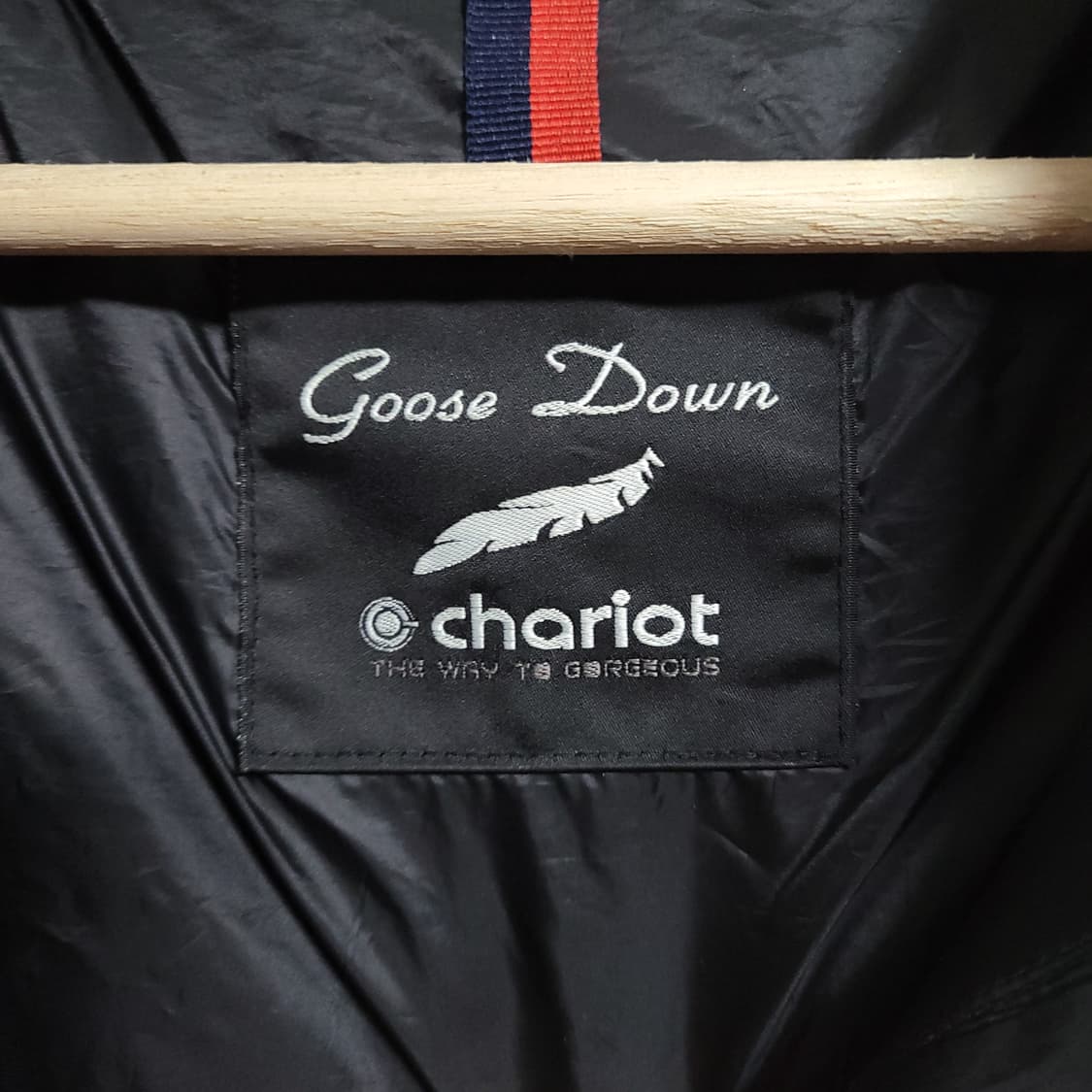 (90) 채리엇 블랙 여성 롱 패딩 코트 구스다운 상품이미지2