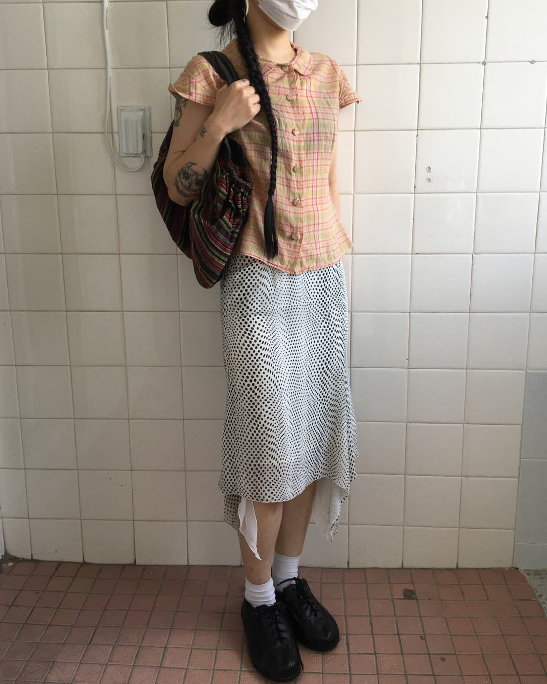 Dot pattern unbalanced drop point skirt 상품이미지4