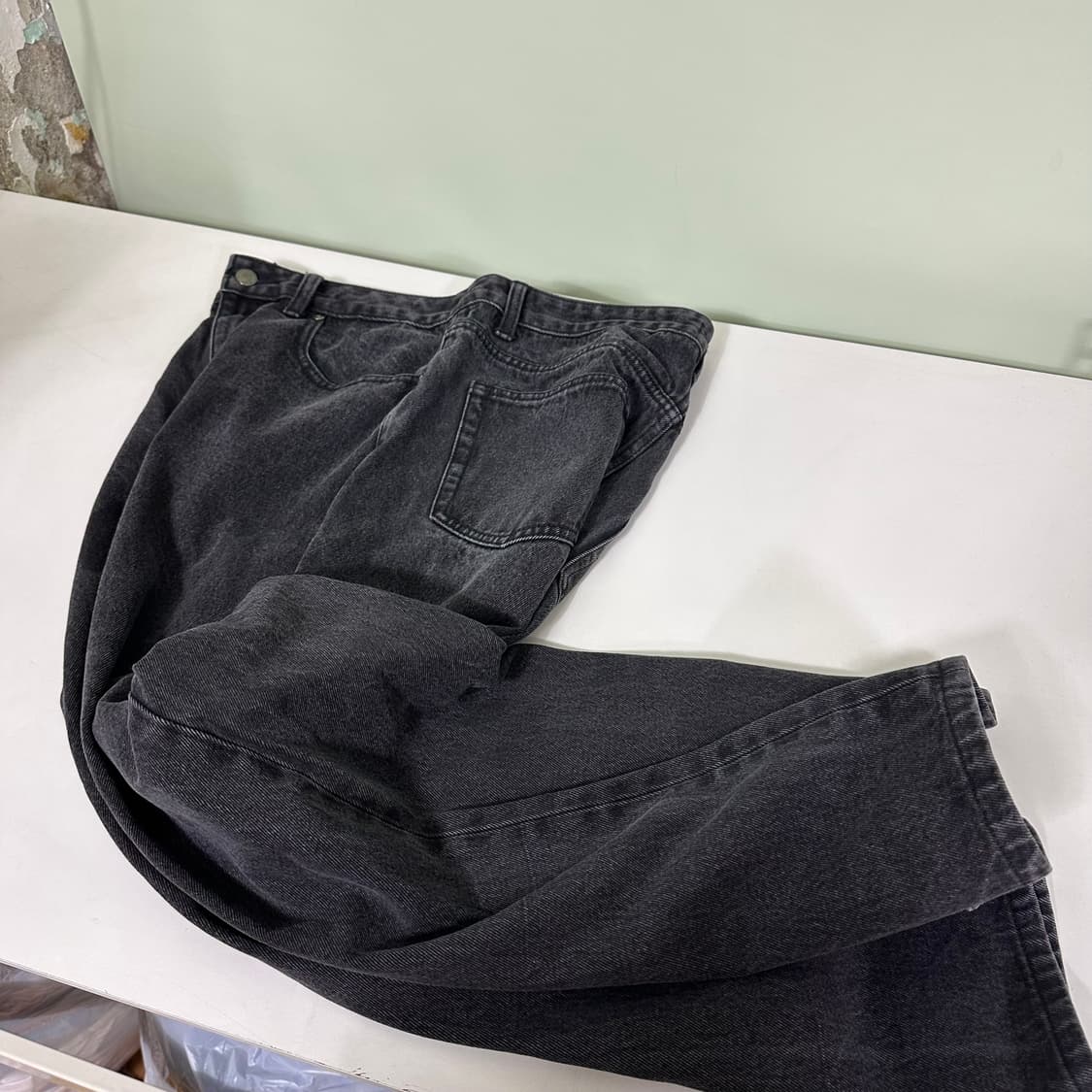 31 M 무신사스탠다드 무탠다드 블랙워시드 일자핏 데님팬츠 상품이미지2