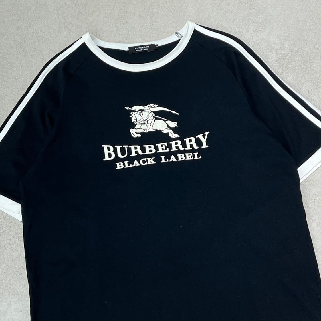 버버리 블랙라벨 로고 반팔티 s10352 상품이미지3