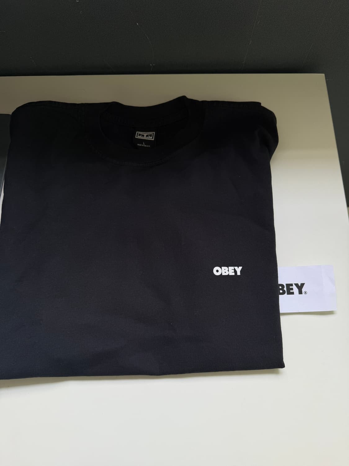 오베이 볼드 아이콘 반팔 티셔츠 상품이미지1