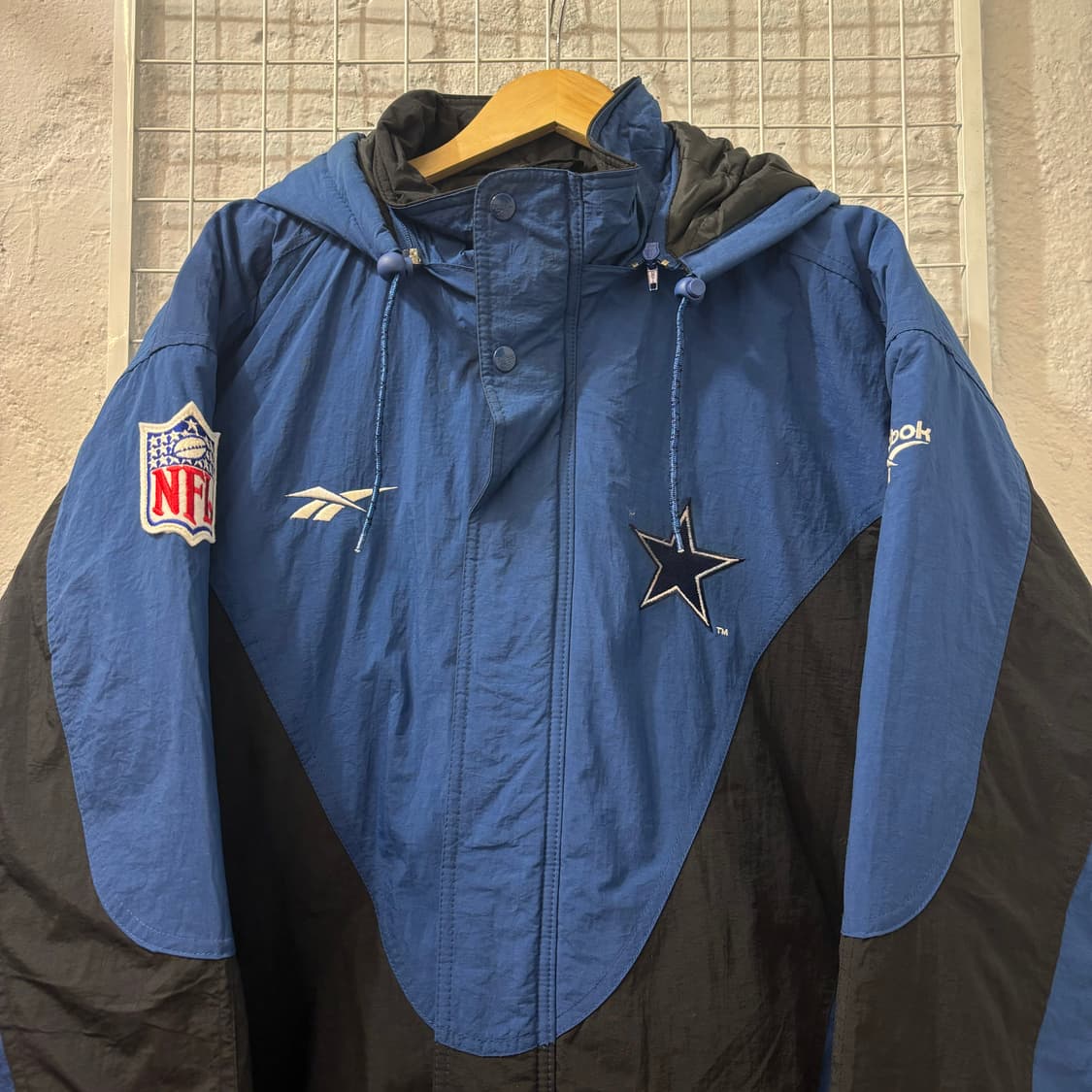 NFL X 리복 90s 올드스쿨 댈러스 카우보이스 패딩 자켓 XL 상품이미지3