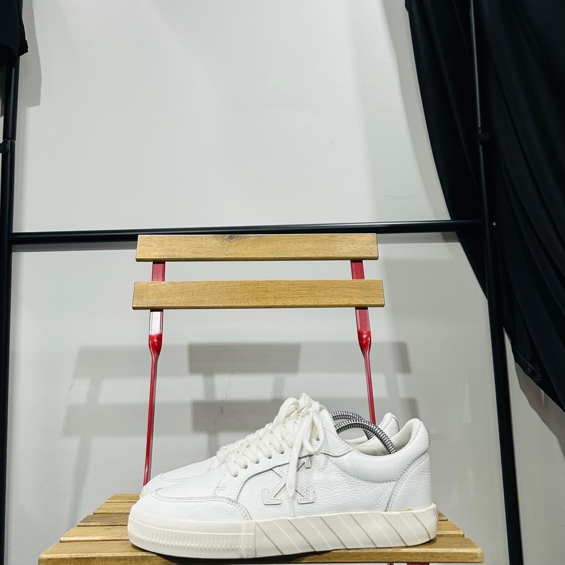 EU42) 280 오프화이트(Off-White)의 로우 벌커나이즈드 상품이미지3