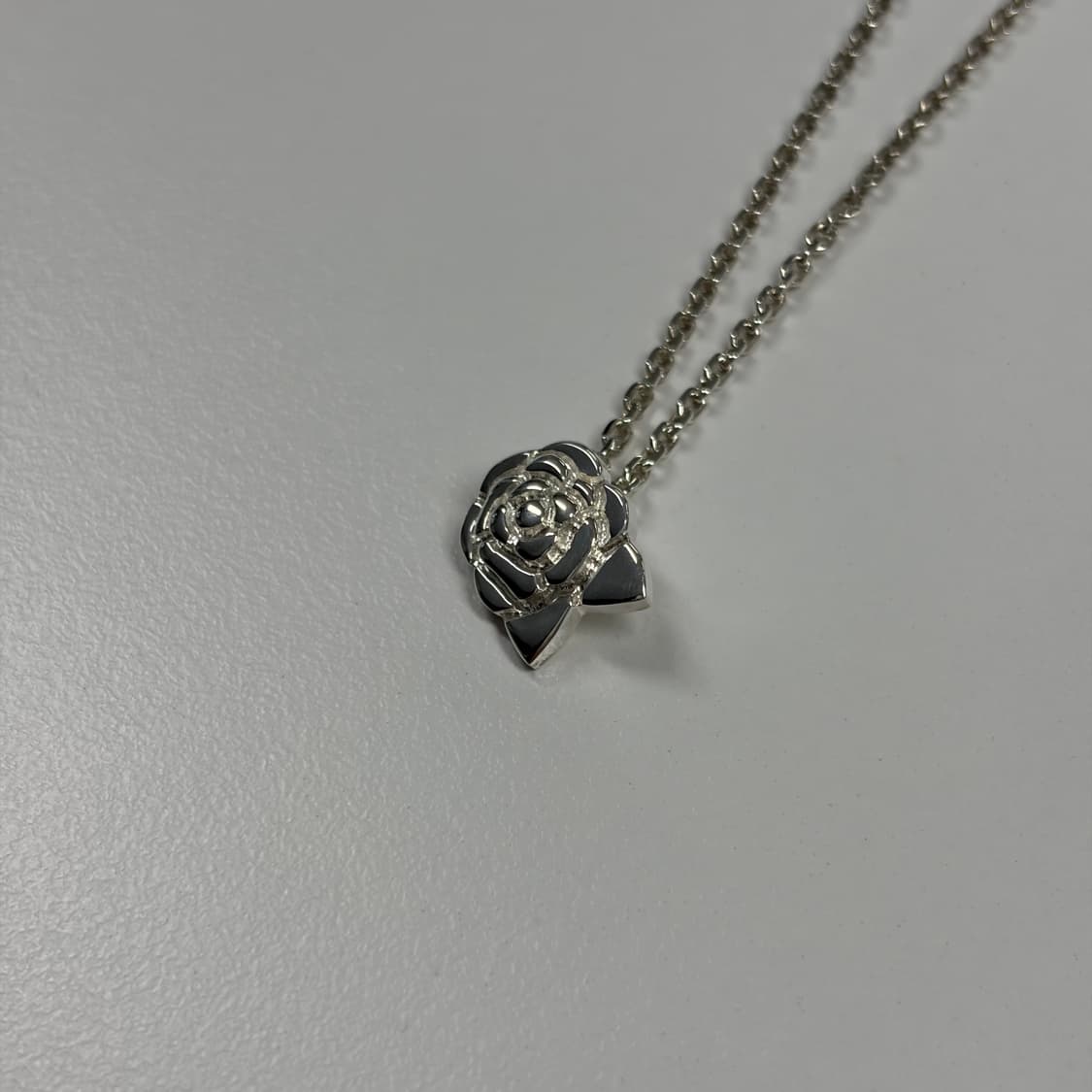 샤넬 까멜리아 목걸이(silver925) 상품이미지3