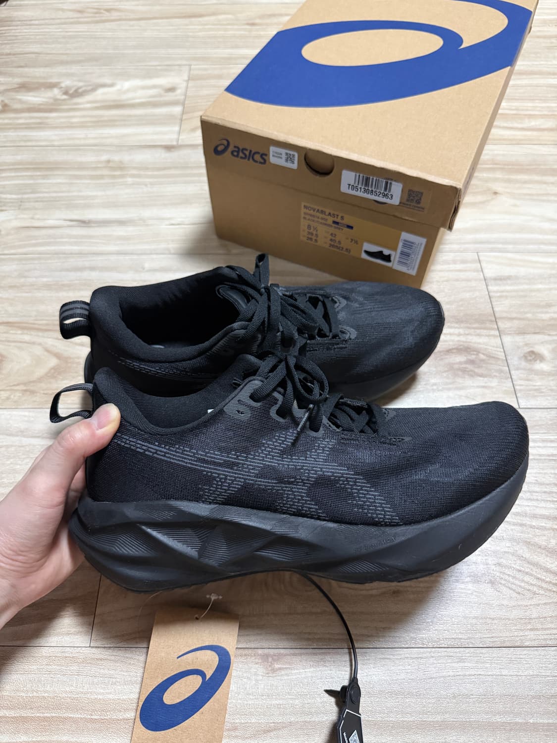 [265] 아식스 노바블라스트5 블랙 캐리어 그레이 상품이미지1