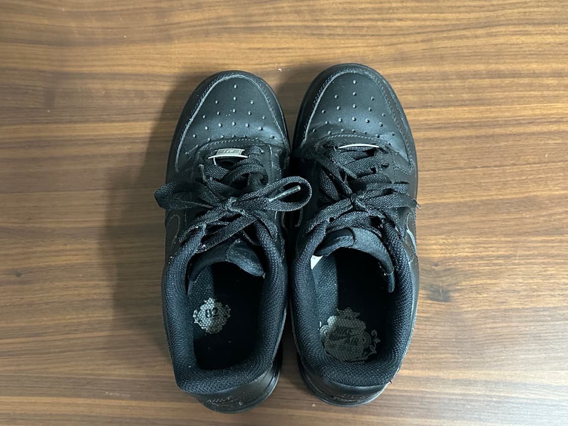 나이키 에어포스 1 트리플 블랙 상품이미지5