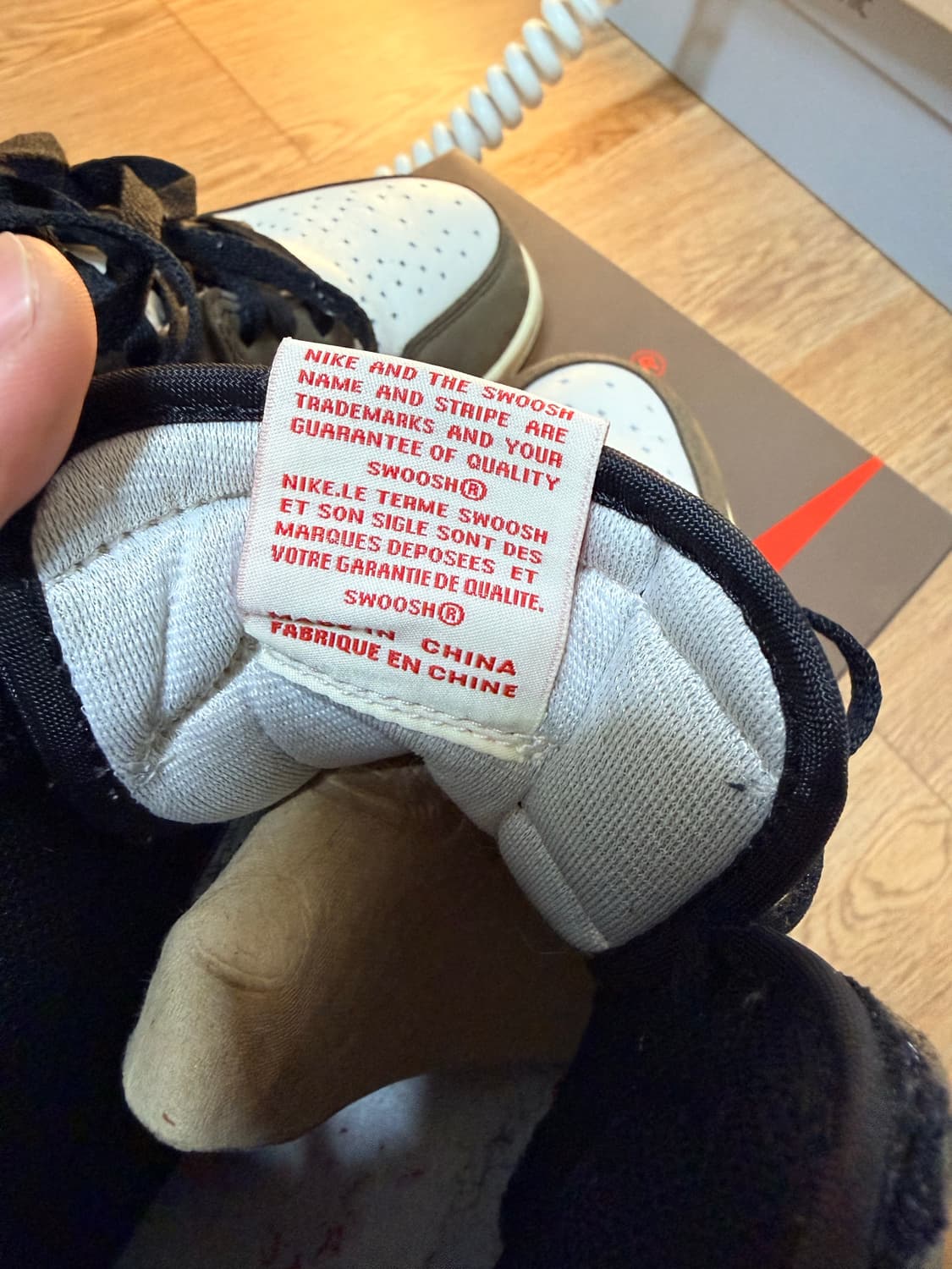 [260]조던 1 x 트래비스 스캇 레트로 하이 OG SP 모카 상품이미지5