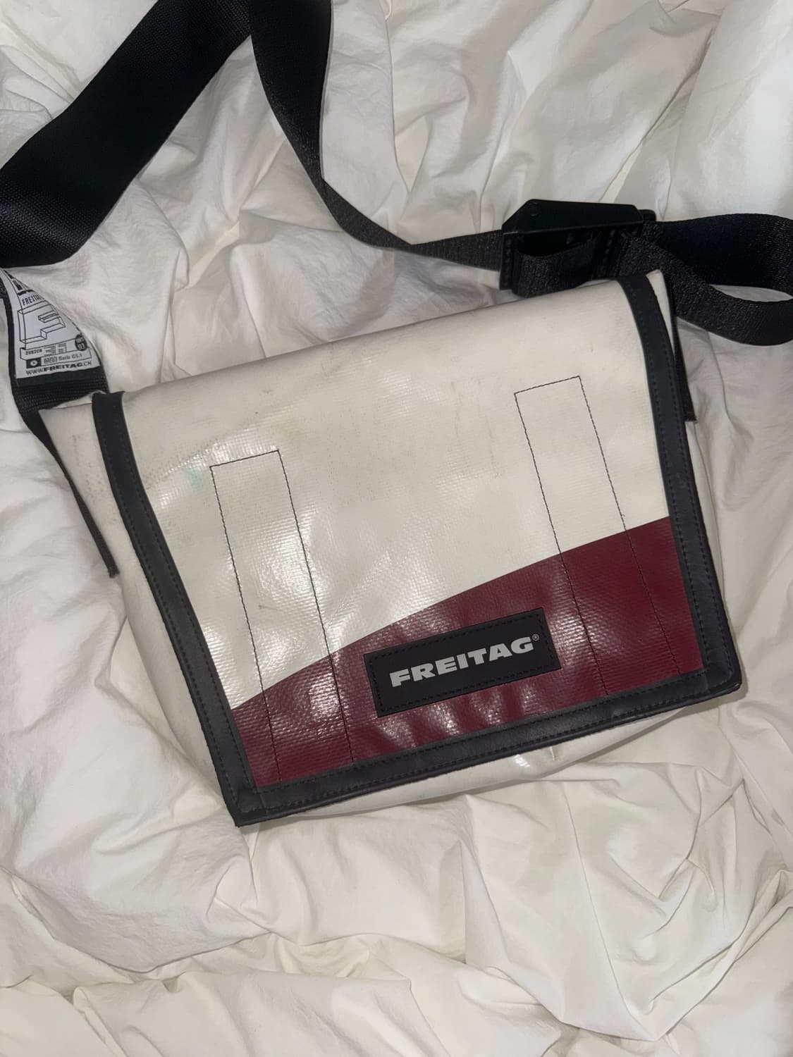 프라이탁 라씨 화이트/레드/그린 상품이미지3