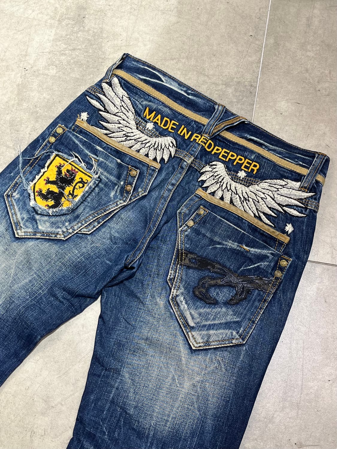 RED PEPPER 락펑크 천사 날개 자수 패치 와이드 데님 상품이미지2