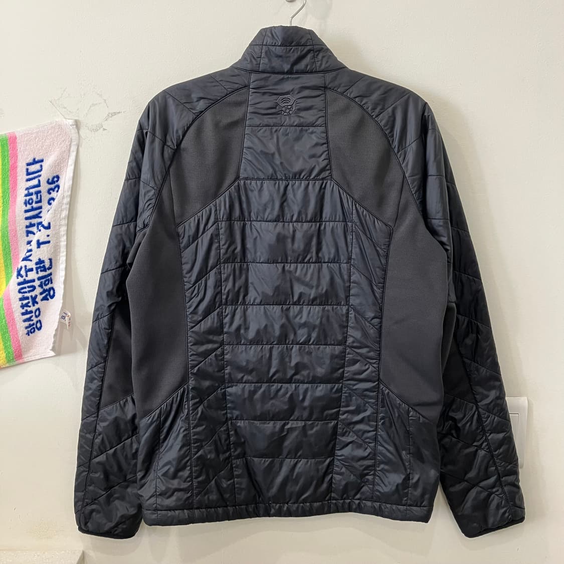 303 마운틴하드웨어 경량자켓 상품이미지2