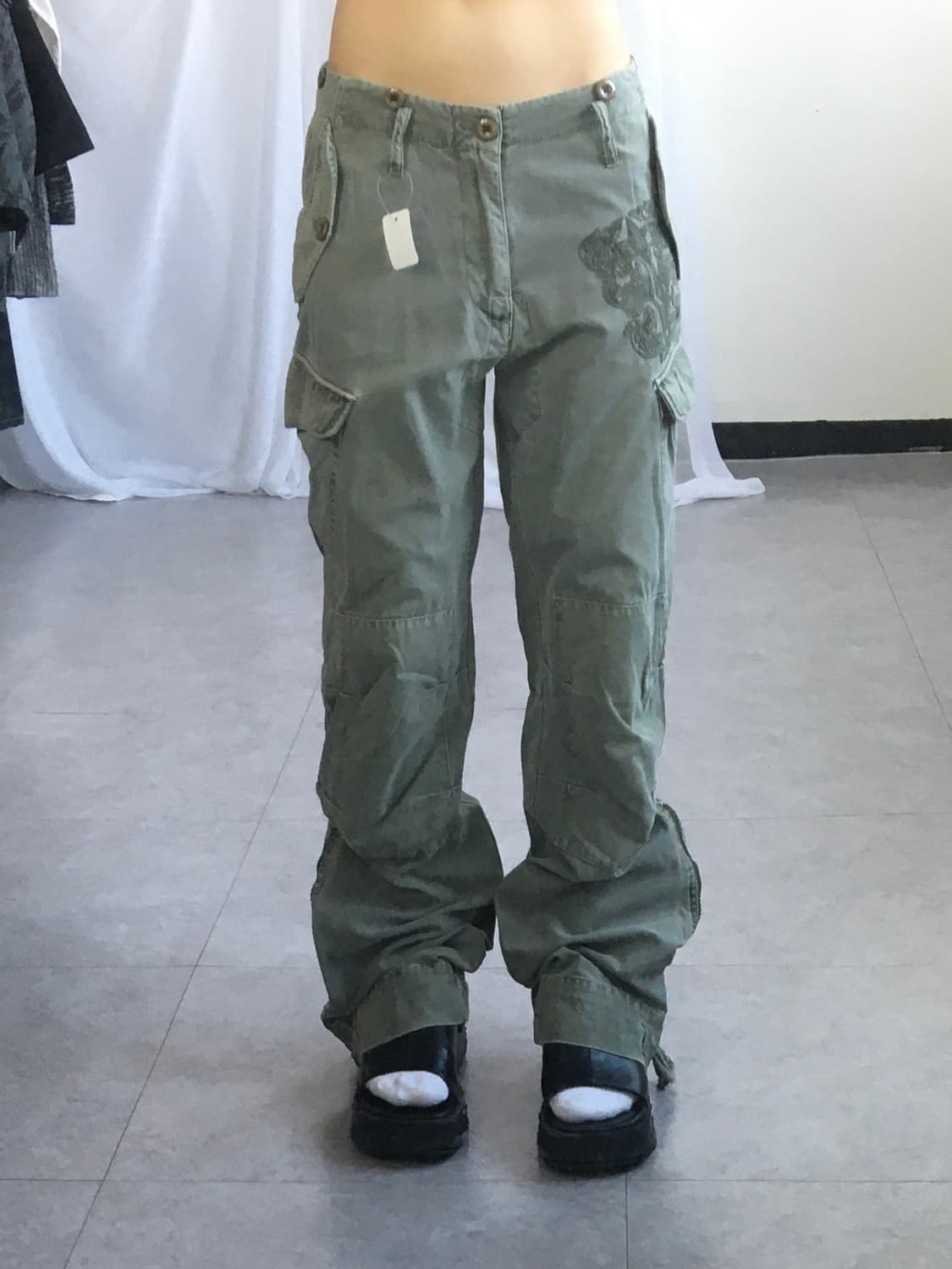 Stud embroidery point cago pants 상품이미지10