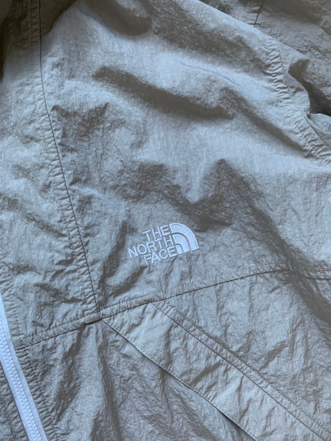 노스페이스 로고 나일론 베이지 바람막이 자켓 상품이미지7