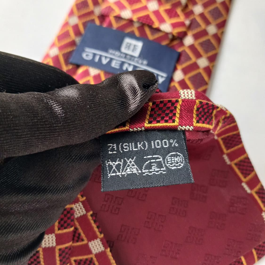 지방시 실크 레드 기하 패턴 넥타이 10cm A+등급 E781
 상품이미지10