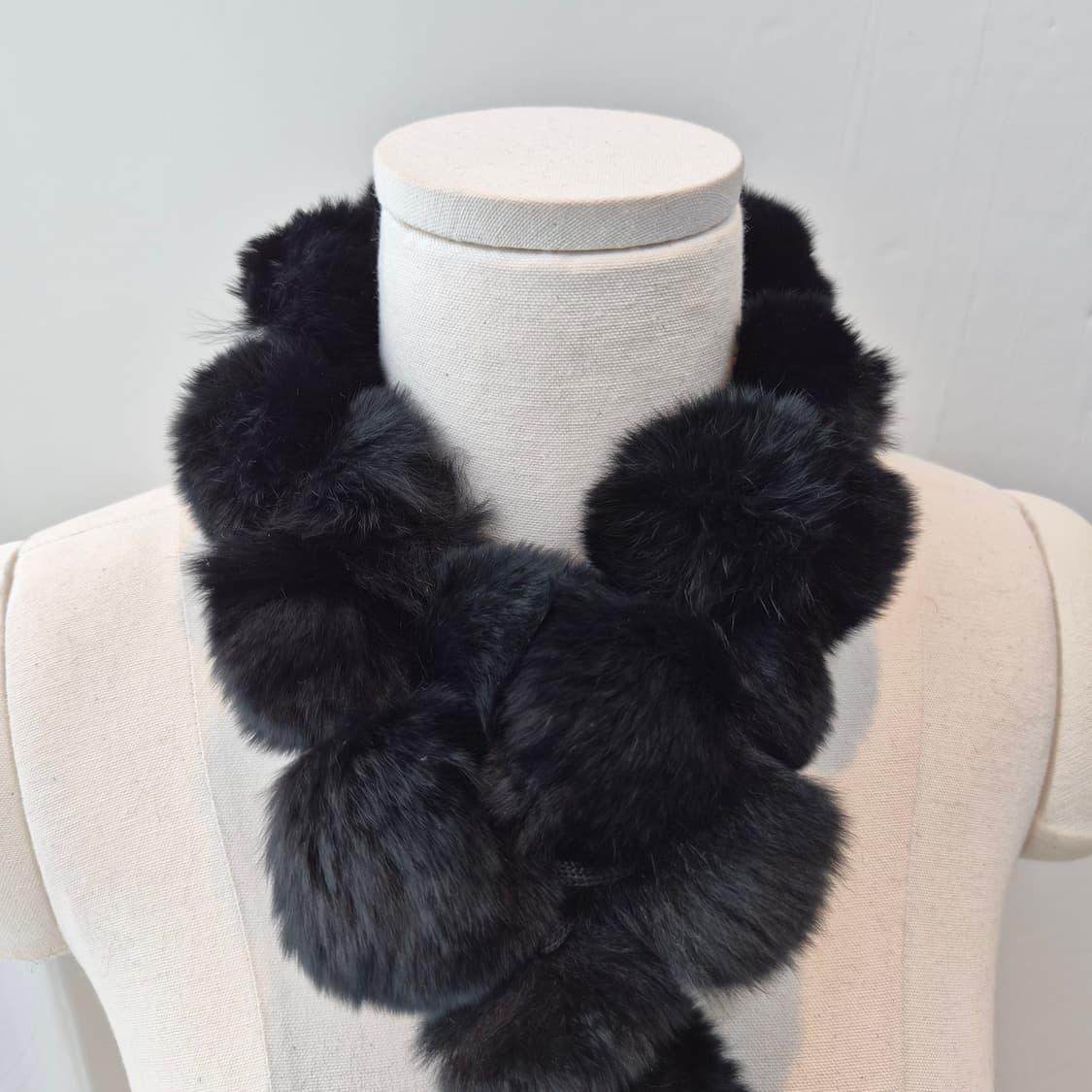 블랙 리얼 렉스 토끼퍼 폼폼 머플러 상품이미지3
