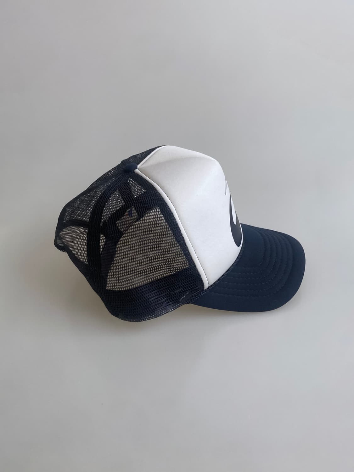 Asics 트러커햇 상품이미지2