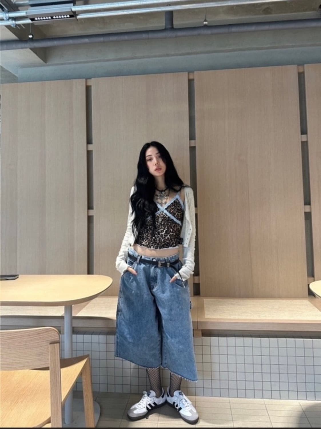 더 미스테리우스 호텔 데님 버뮤다 팬츠 상품이미지1
