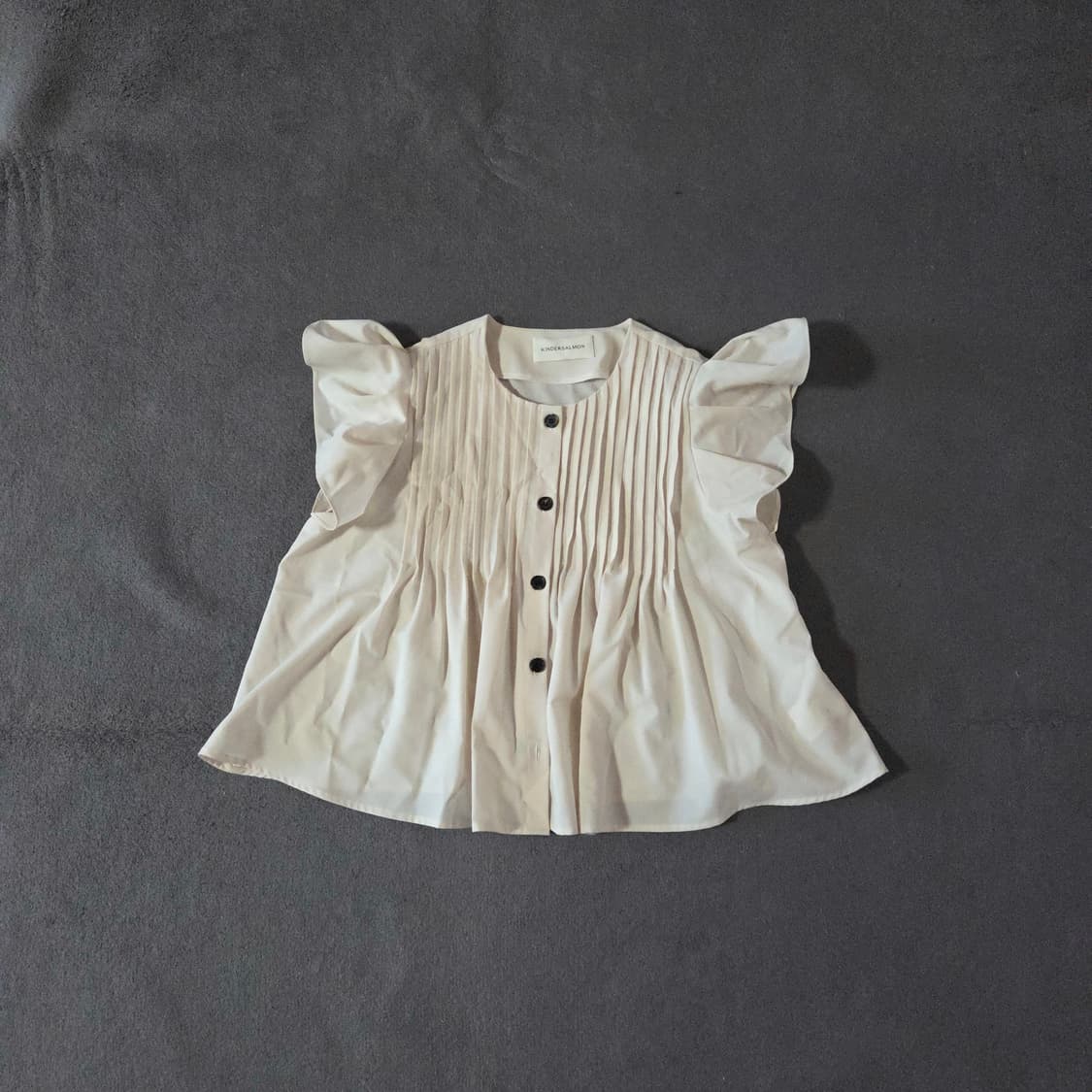 킨더살몬 핀턱 러플 슬리브 블라우스 크림 상품이미지6