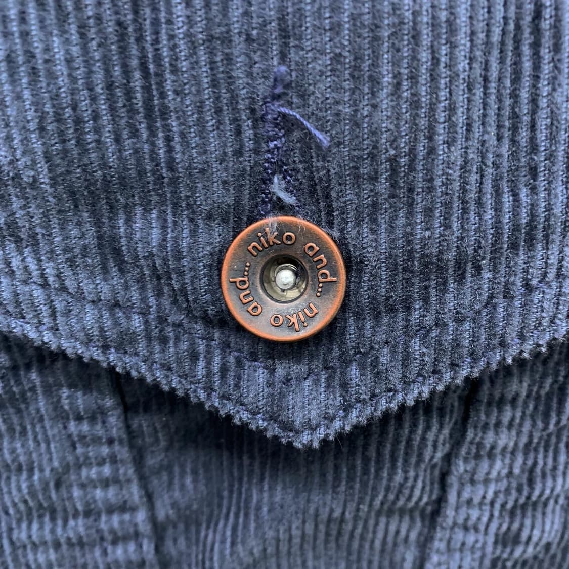 니코엔드 딥블루 절개 코듀로이 트러커 자켓 상품이미지3