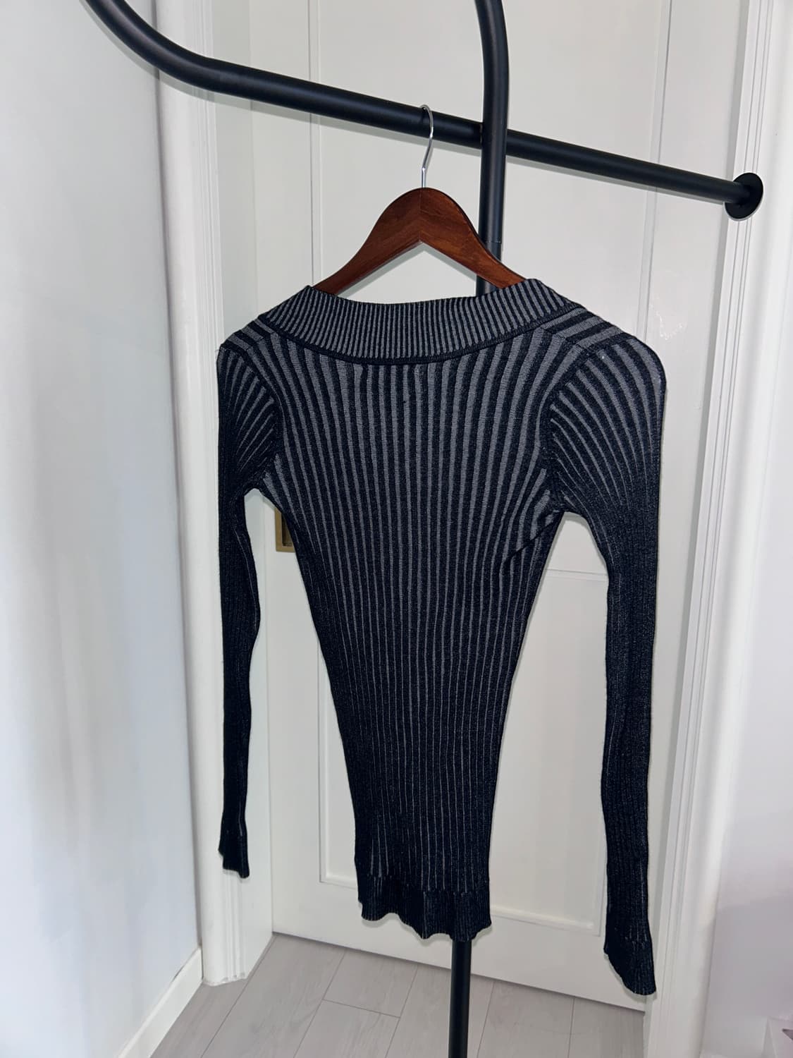 V-Neck Rib Knit Top / 빈티지 브이넥 골지 니트 상품이미지6