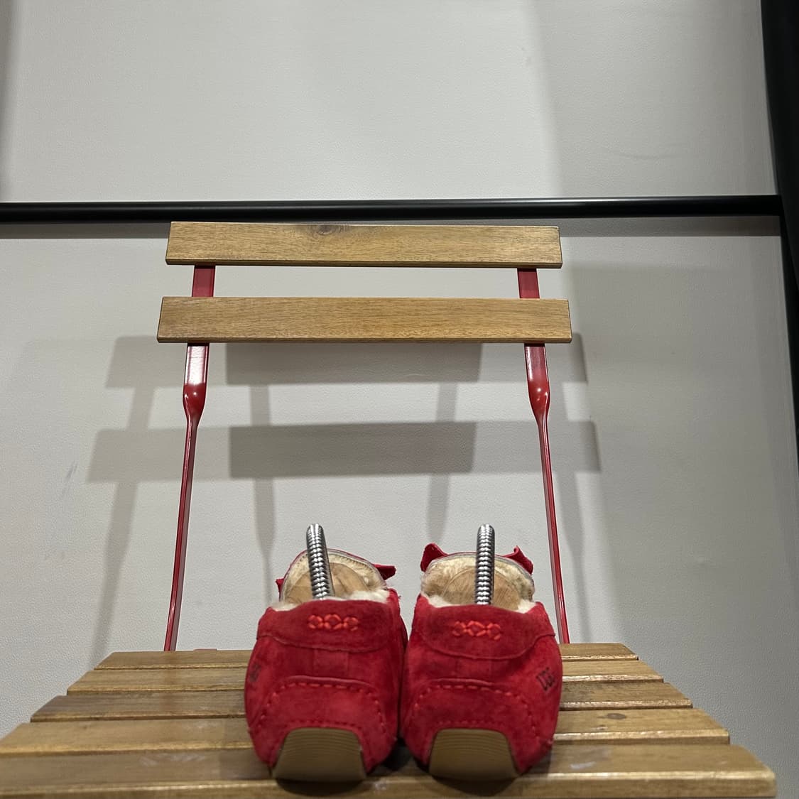 250) 어그 UGG 로퍼 여성 여자 슈즈 모카신 스웨이드 레드 상품이미지4