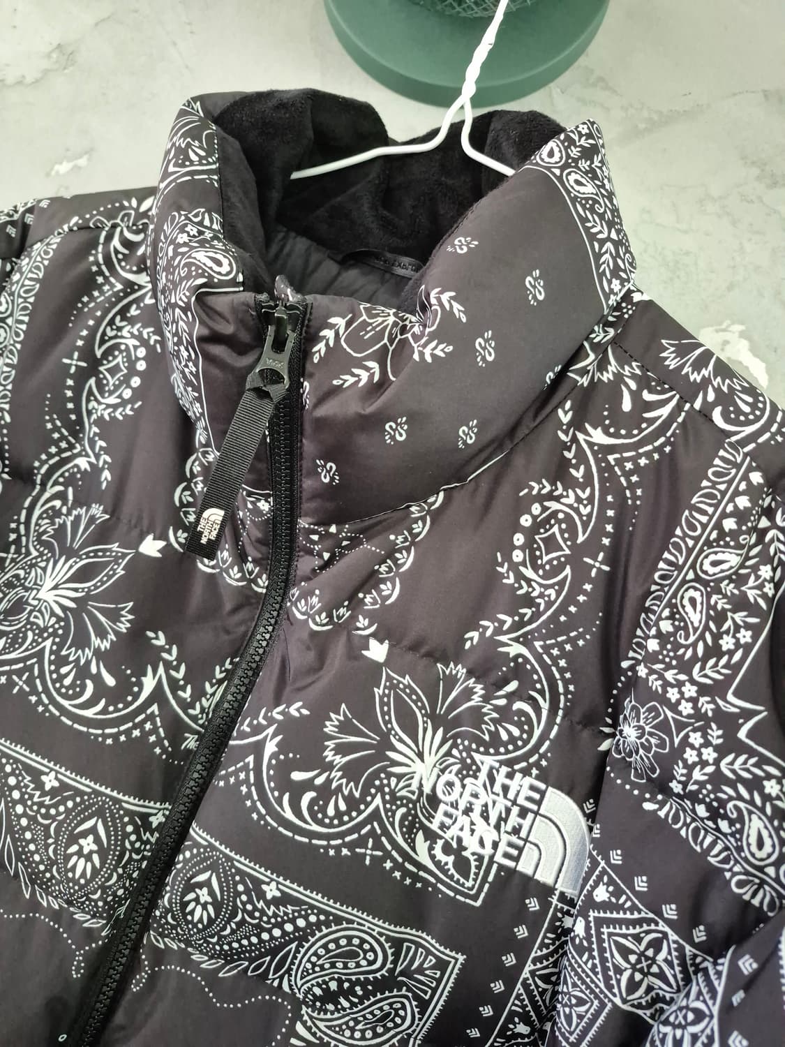 노스페이스 페이즐리 눕시 패딩 L(100) 5회미만착용 상품이미지3