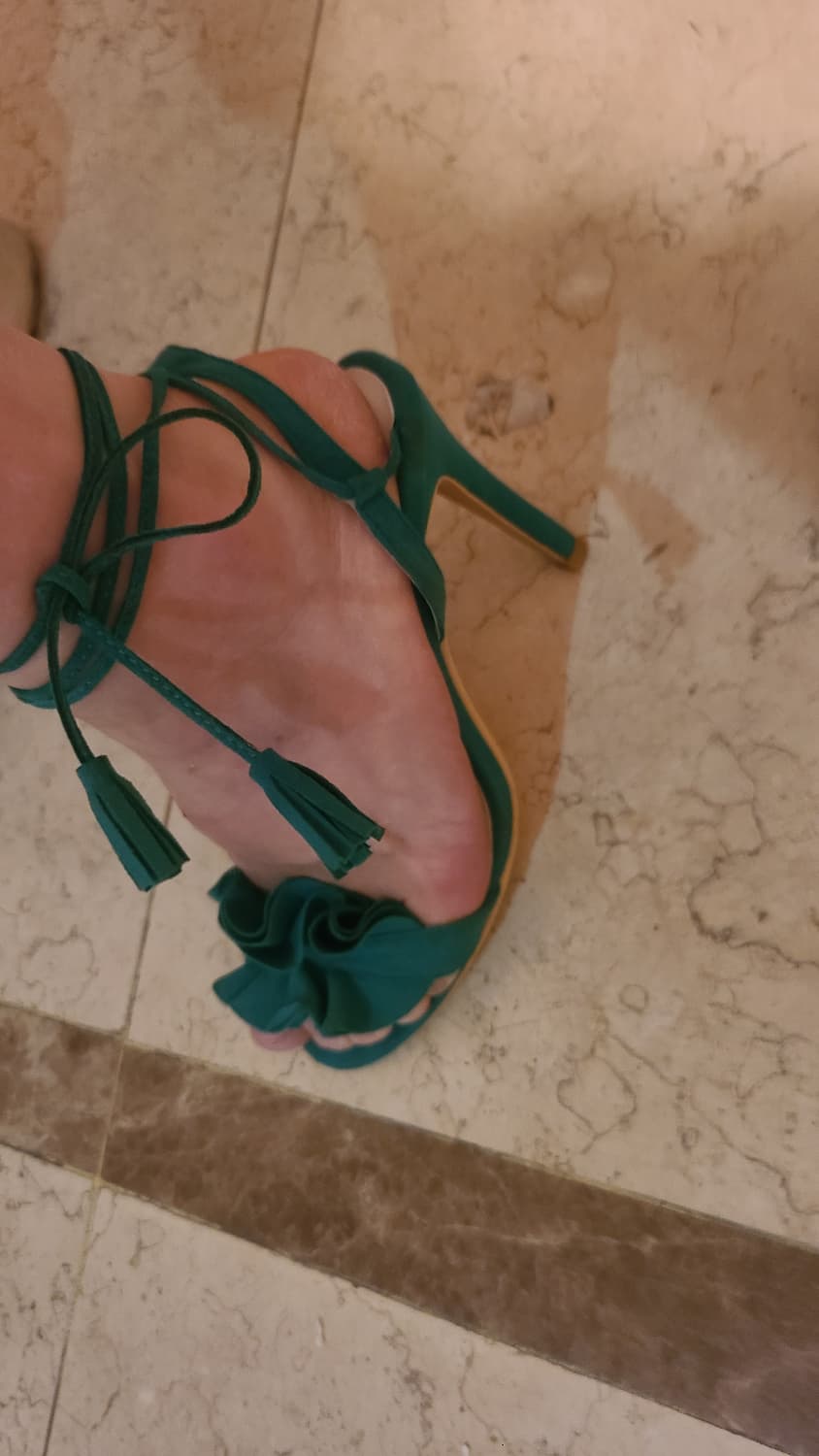 에메랄드 태슬 스트랩 힐 샌들 240 상품이미지4