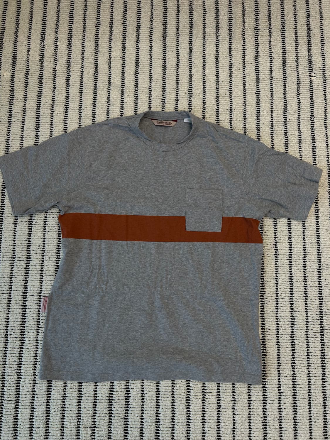 유니폼브릿지 그레이 티셔츠 상품이미지1