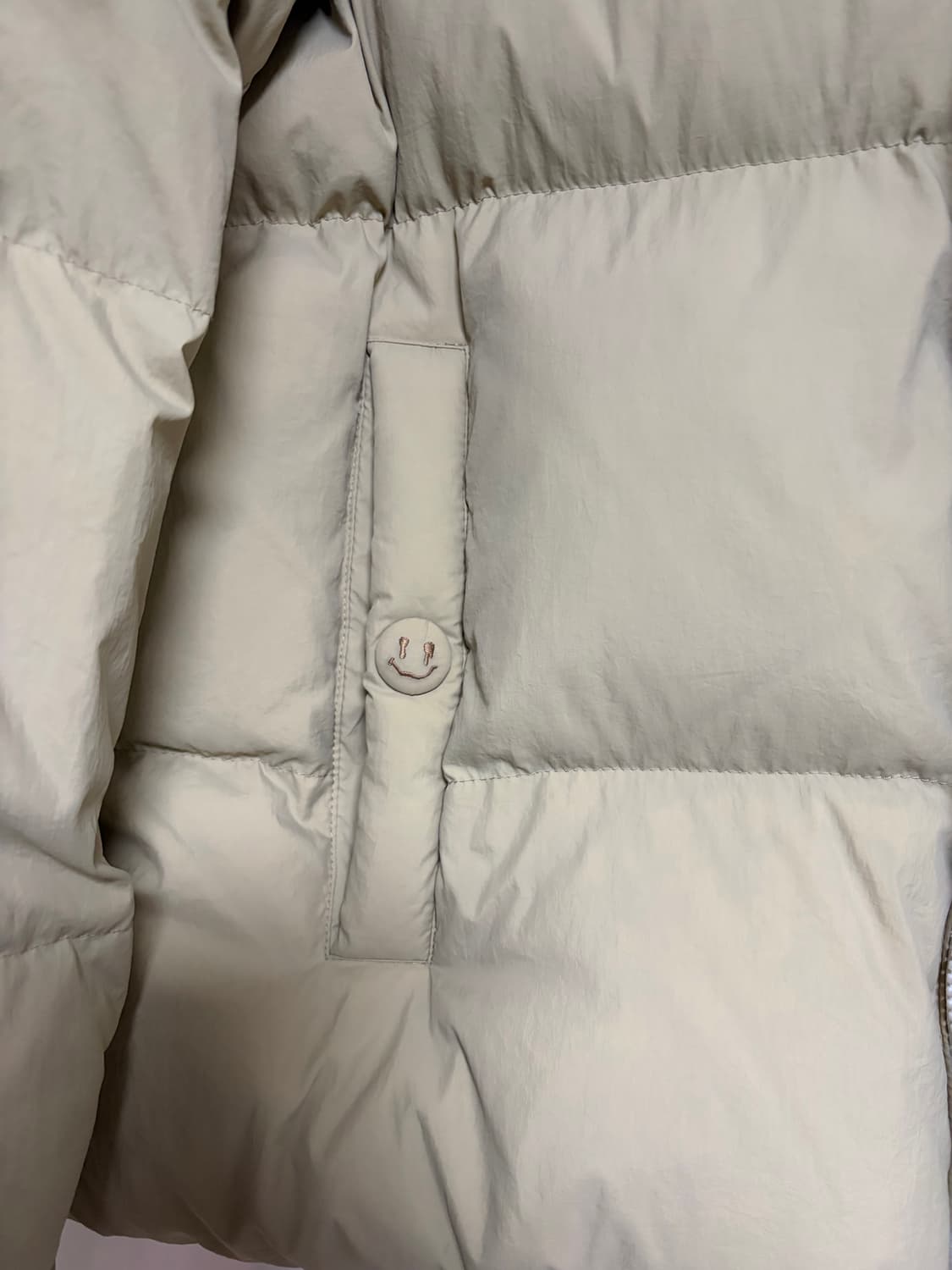 (새상품급) 커스텀멜로우 구스다운 숏패딩 베이지 M 상품이미지4