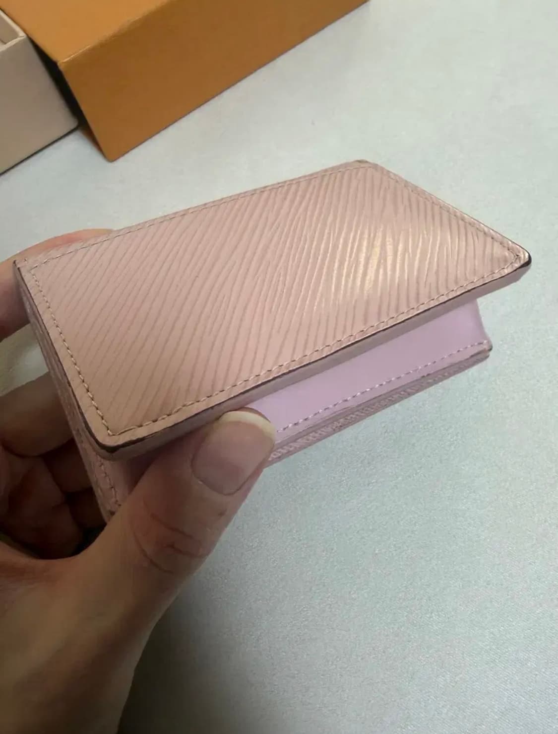 루이비통 에삐 트위스트 카드지갑 핑크 상품이미지4