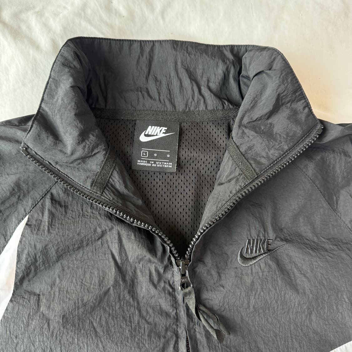 2+1) 나이키 빅스우시 블랙/화이트 바람막이 L 상품이미지3