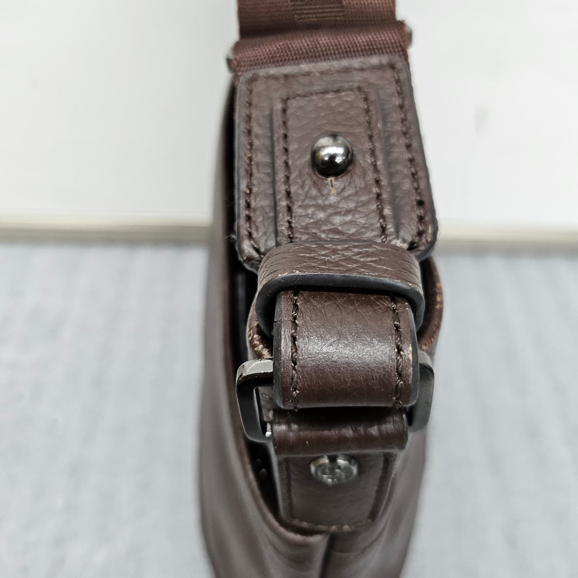 샘소나이트 레드 가죽 크로스백 34x28cm 상품이미지3