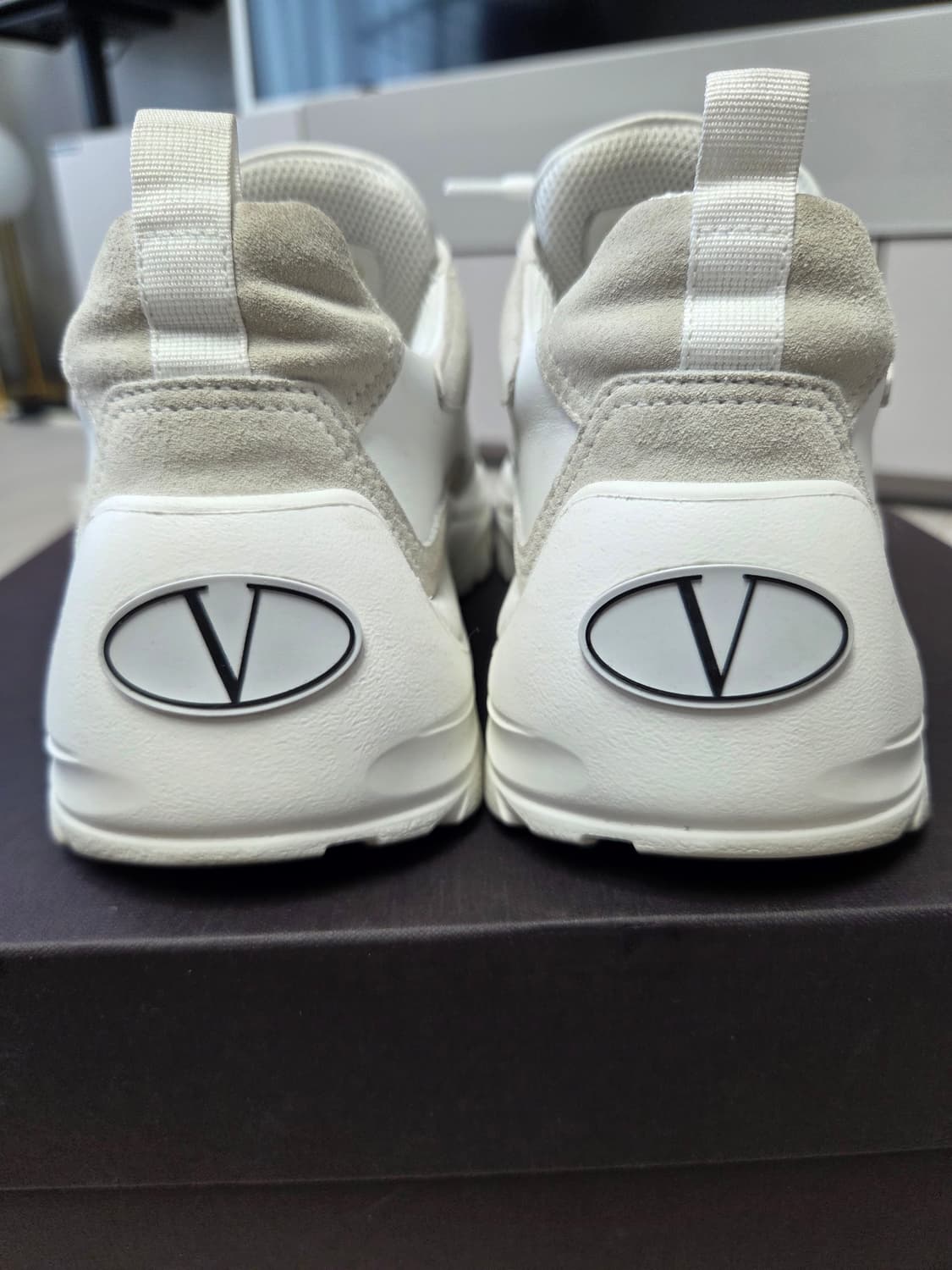 발렌티노 검보이 반시 화이트 스니커즈 상품이미지5