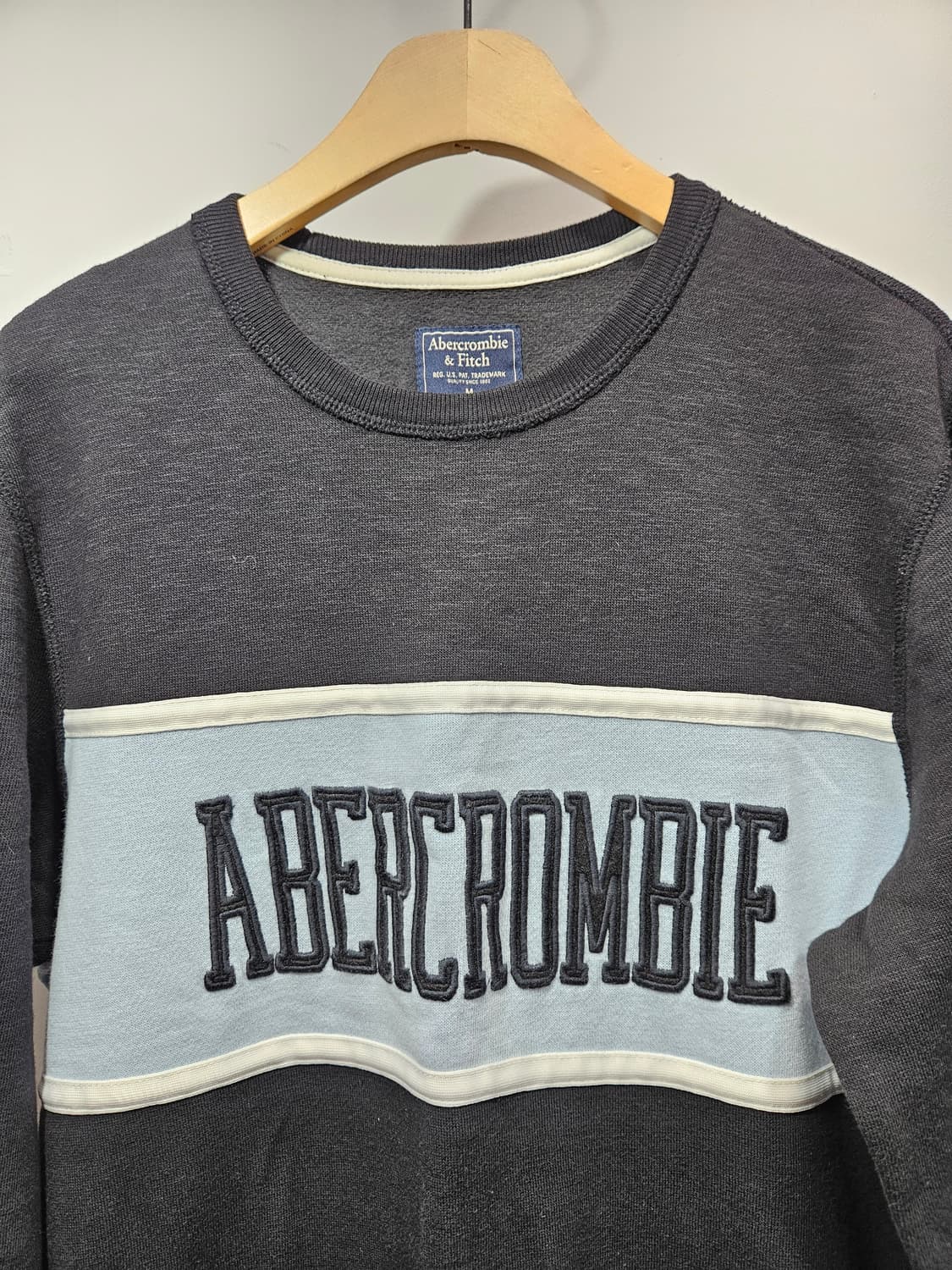 아베크롬비 블랙 로고 맨투맨 기모 티셔츠 M 상품이미지5