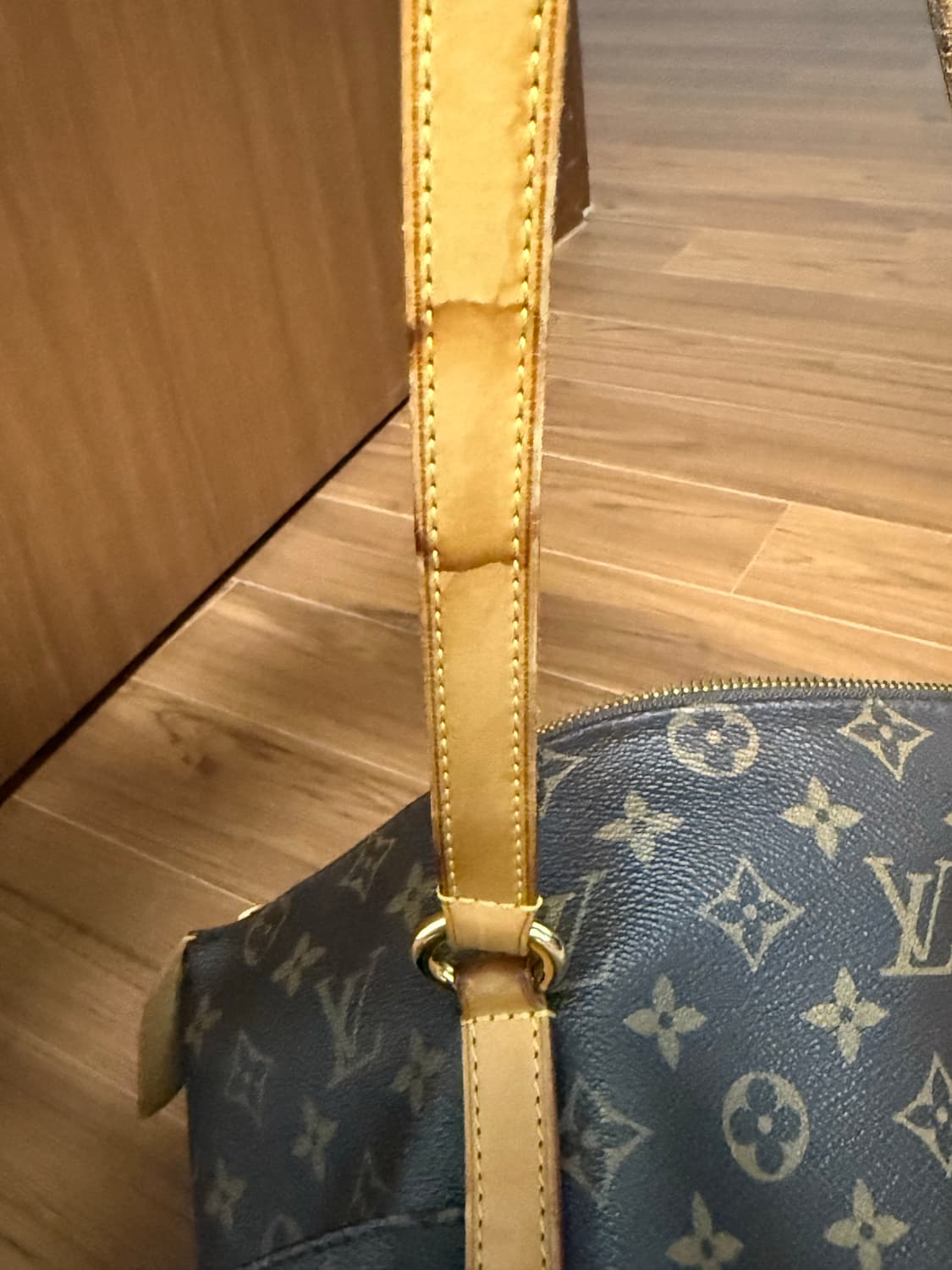 루이비통 토탈리 숄더백 상품이미지2