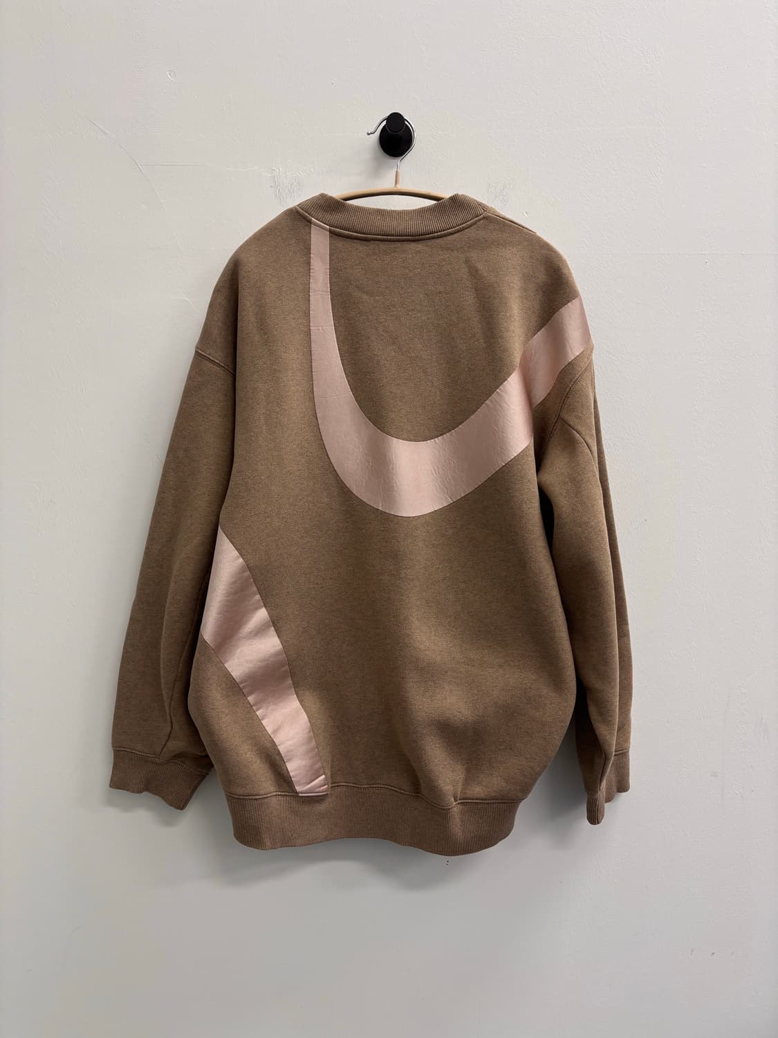 아크네 스튜디오(Acne Studios) 베타 아플리케 맨투맨 상품이미지3