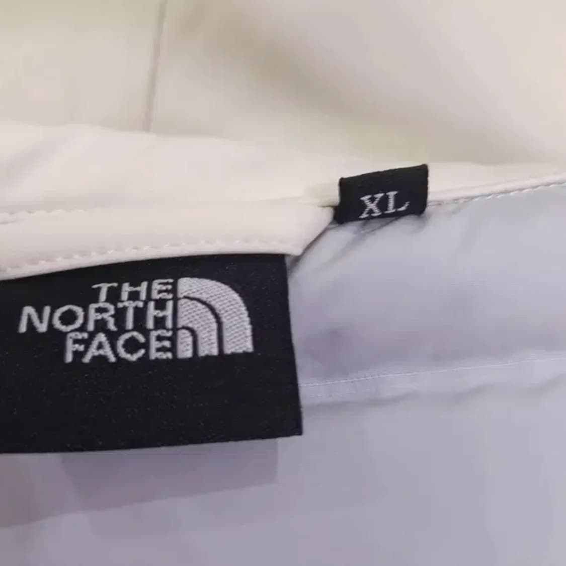 노스페이스 경량 패딩 자켓 상품이미지4